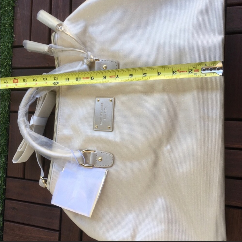 MICHAEL KORS Large Gold Weekender Duffle Bag - Picture 3 of 7